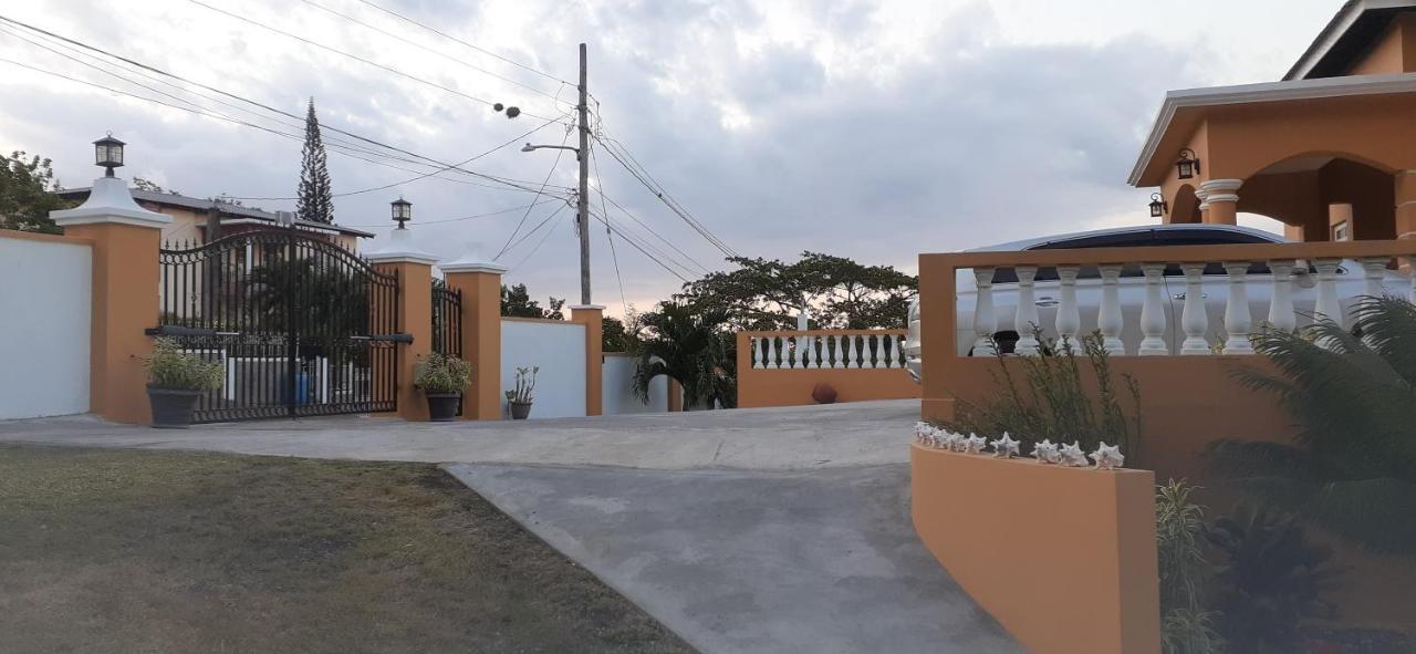 Modrians Bed & Breakfast Runaway Bay Luaran gambar