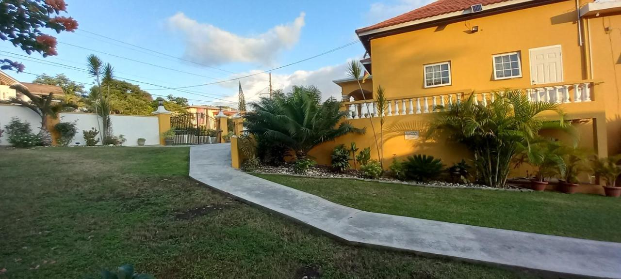 Modrians Bed & Breakfast Runaway Bay Luaran gambar